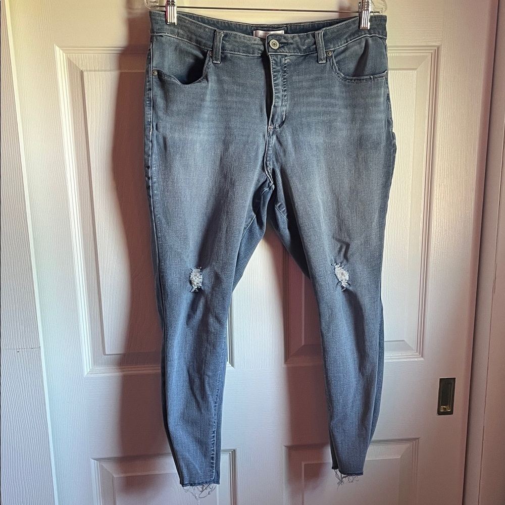 LC Lauren Conrad Blue Distressed Skinny Jeans